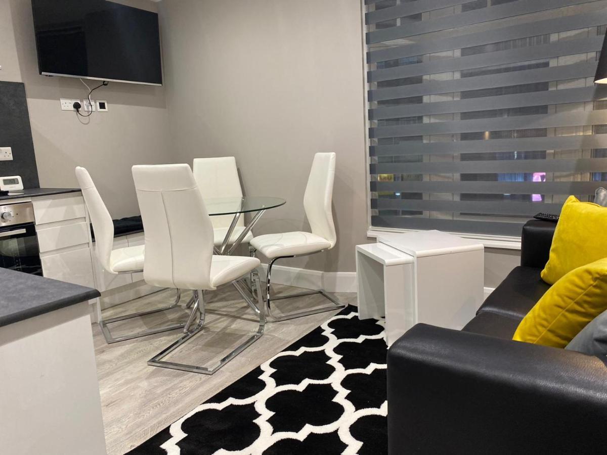 Amazing Central High Street Self Contained Apartments By Syl Watford  Eksteriør bilde